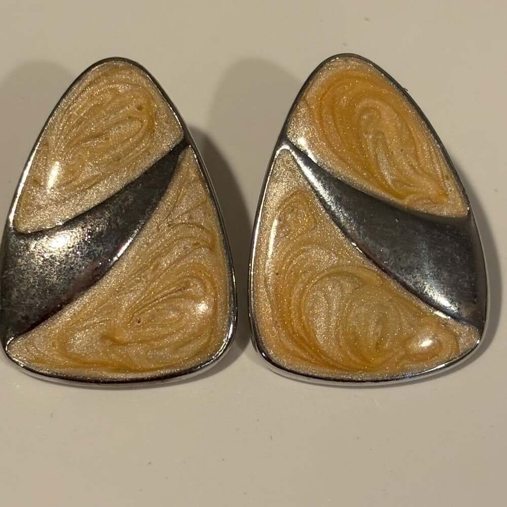 Vintage Triangle Enamel Earrings Silver Tone Cream Swirl